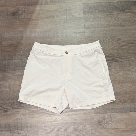 Lululemon Athletica Light Cream Flat Front Men's Shorts - Picture 1 of 9